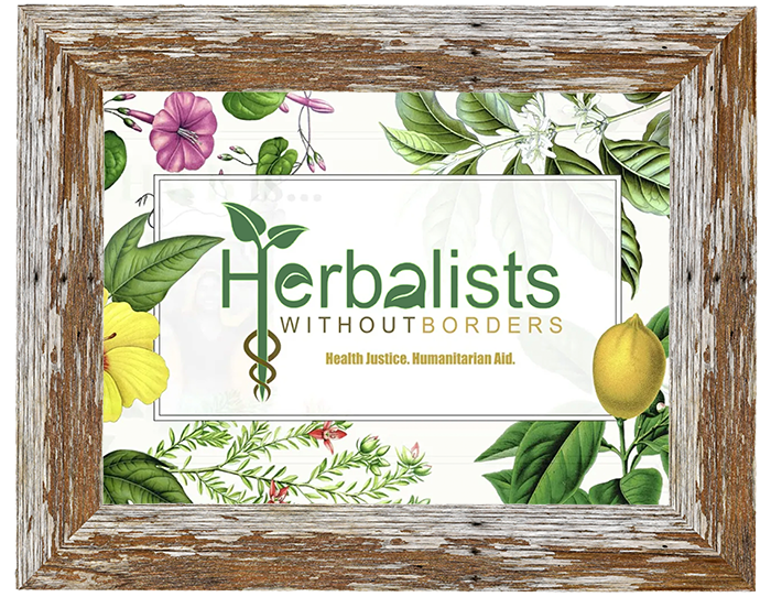 Picture frame with a playable video link inside